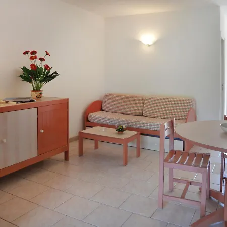 Les Chenes By Interhome